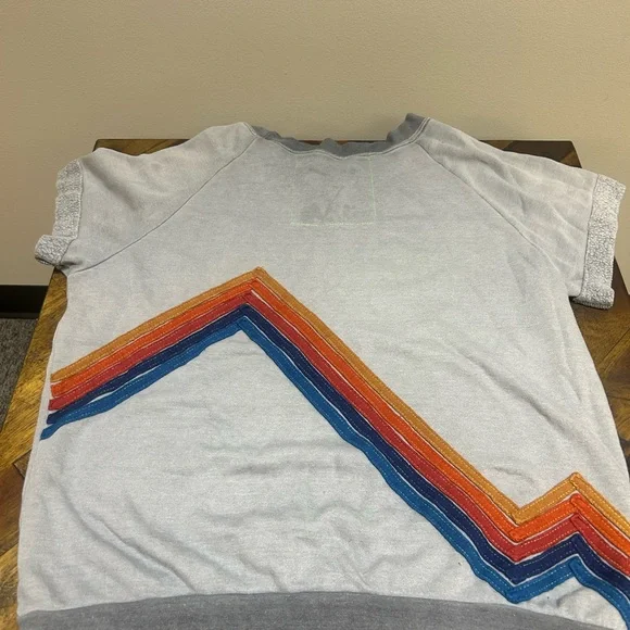 Aviator Nation Light Gray Women’s Tee with Mountain Patch - Picture 2 of 2